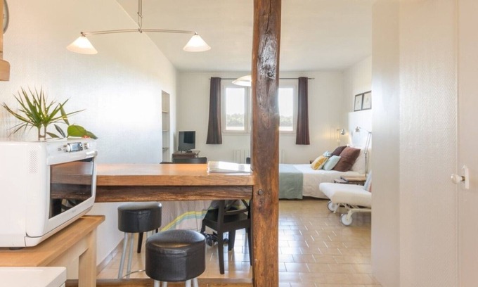 Prunay-en-Yvelines Other | The Presles Farm "Côté Cour" - 35 m2 - 2/4 pers in the heart of the fields