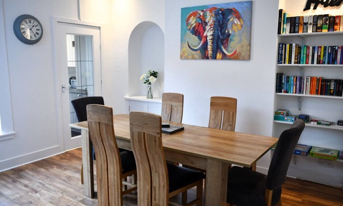Prestwick Apartment | The Prestwick Pad - 4 bed Detached Villa