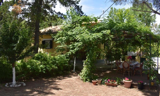 Melikia House | The pretty house next to the beach