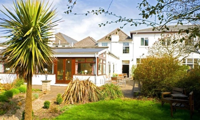 Dursley Hotel | The Prince Of Wales Hotel