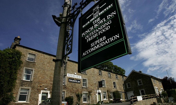 Feetham Hotel | The Punch Bowl Inn