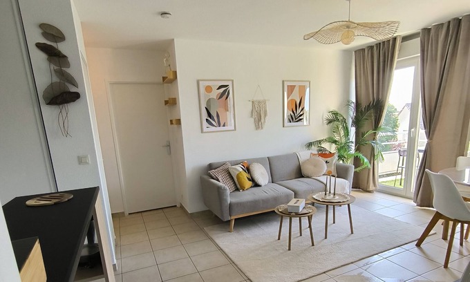Pin - Vert Galant Apartment | The racing n est, comfortable 2 bedroom apt, balcony, close to circuit