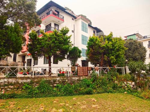 Bhowali Hotel | The Raikwals By Vista Stays