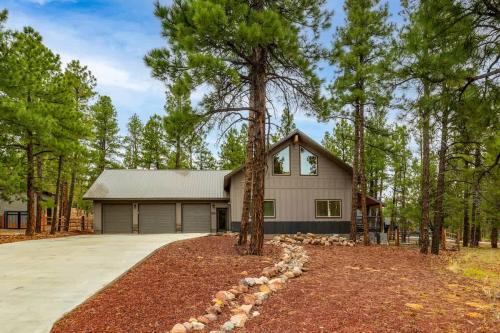 Williams House | The Ravens Court Retreat - Pathway to the Canyon