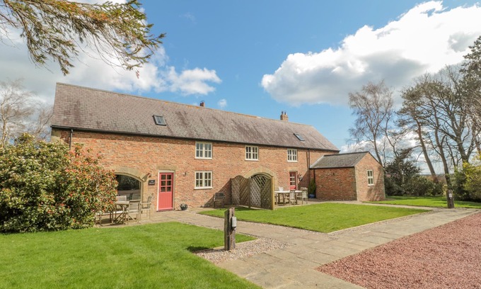 Morpeth Cottage | THE RED BARN, family friendly, with open fire in Longframlington