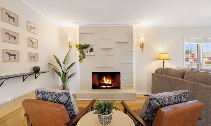 Hendron House | The Residence: Renovated 3-bed/1.5 bath, In-unit laundry, Work station, WiFi