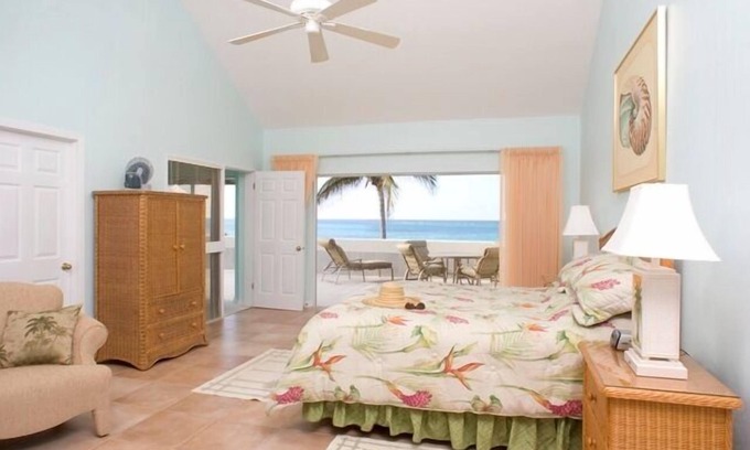 Rum Point Condo | The Retreat at Rum Point Unit #28. Stunning 3BR Oceanfront Penthouse Condo