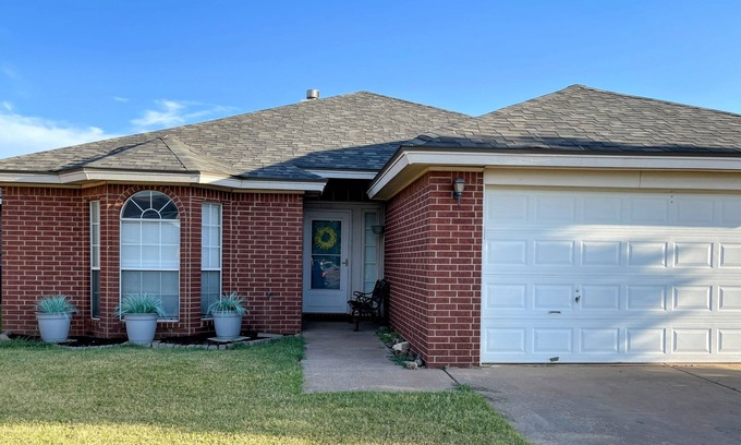 Lubbock House | The Revier! 3/2 in NW LBK