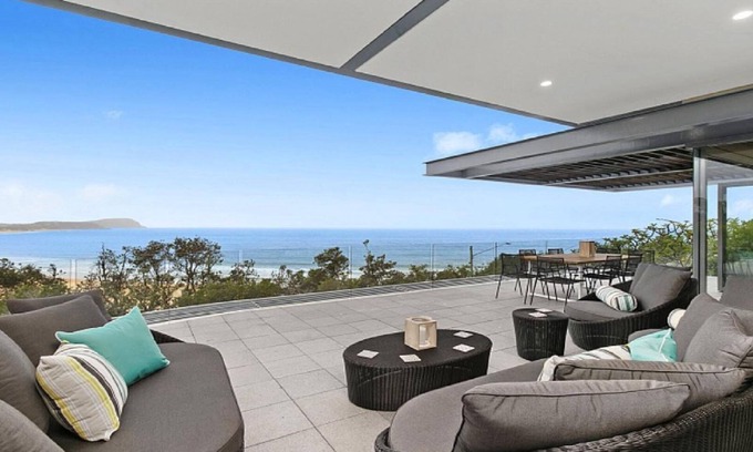Terrigal Apartment | THE RISE | Ocean Views , Walk to beach | Accom Holidays