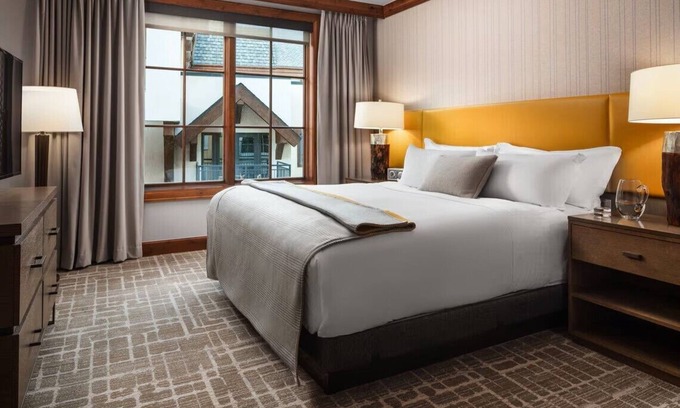 Vail Hotel | The Ritz-Carlton Club Vail - 2 bd, 2.5 bath - Nov. 8-14