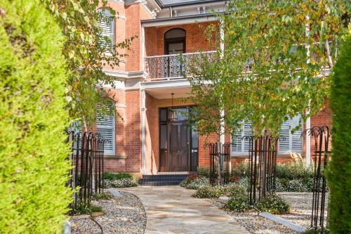 Sandy Bay Bed & Breakfast | The Rivulet