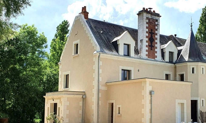 Couture-sur-Loir Cottage | The Ronsard Mill: Spacious house, garden, and Loir view - 8 people
