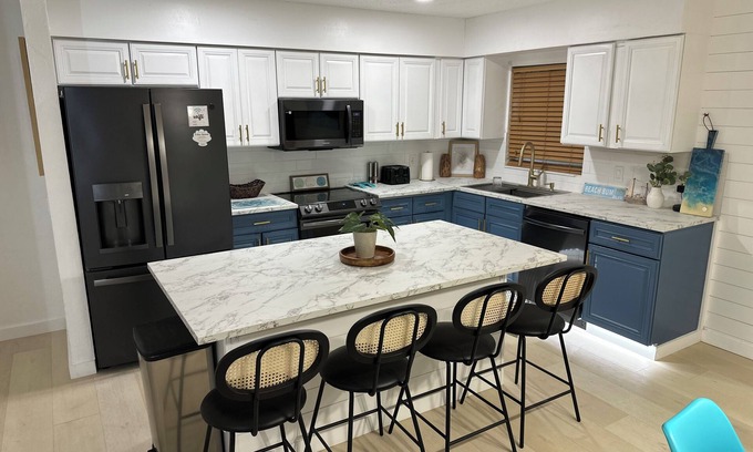 Port Orange House | The Salty Sandcastle/POOL/GAME ROOM/3 bedroom/3 miles to the beach