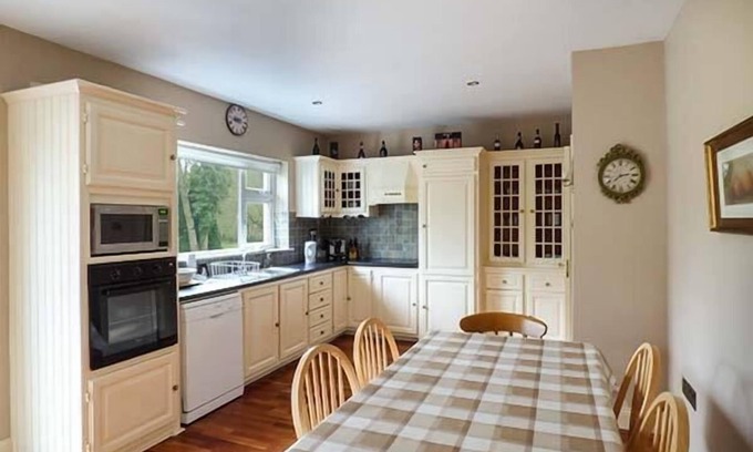 Killavullen House | THE SANCTUARY, family friendly, with open fire in Killavullen