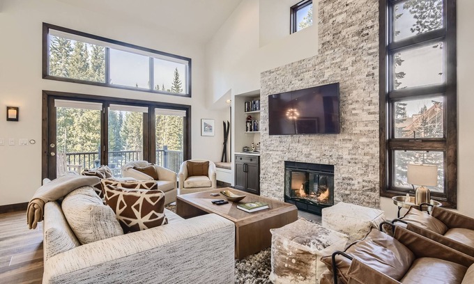 Peak 8 House | The Settlement #132: Beautiful Remodel - Private Hot Tub - Shuttle to Slopes