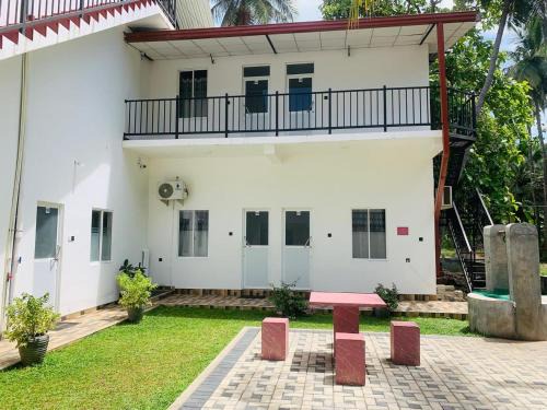 Hingurakgoda Hotel | The Silva Guest