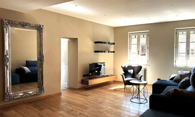 Siena City Centre Apartment | The small square of the Castellare