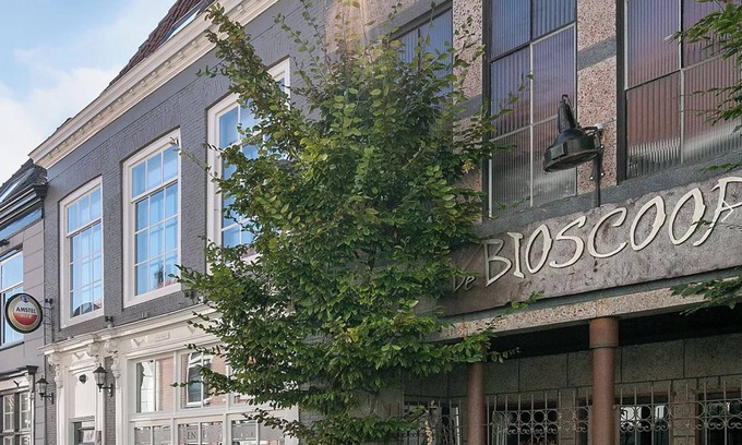 Geertruidenberg Hotel | The spacious living area and three bedrooms provide ample space for your group.