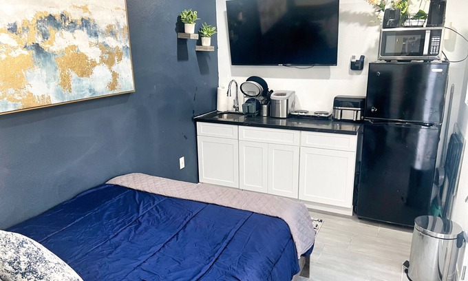 Gateway District Cottage | The Splash Suite