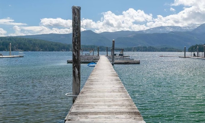 Port Alberni Cabin | The Spot on Sproat Lake