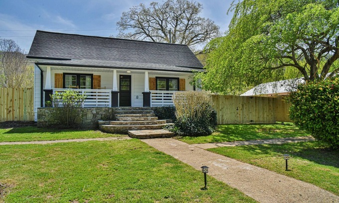 Swannanoa House | The Spruce House - Firepit and Fenced Yard