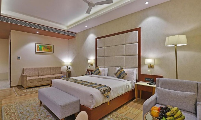 Somnath Hotel | The Square Somnath