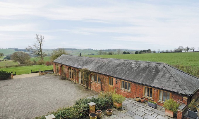 Great Doddington Cottage | The Stables at Weedon Hill Farm