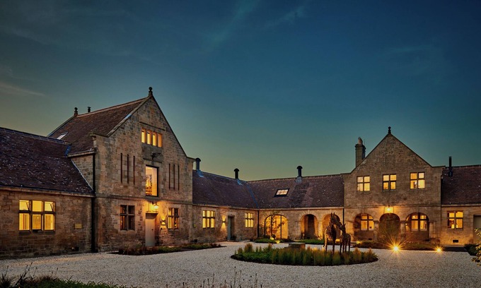 Walwick Cottage | The Stallion