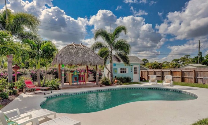 Jupiter House | The Sunkissed Southgate Beach House