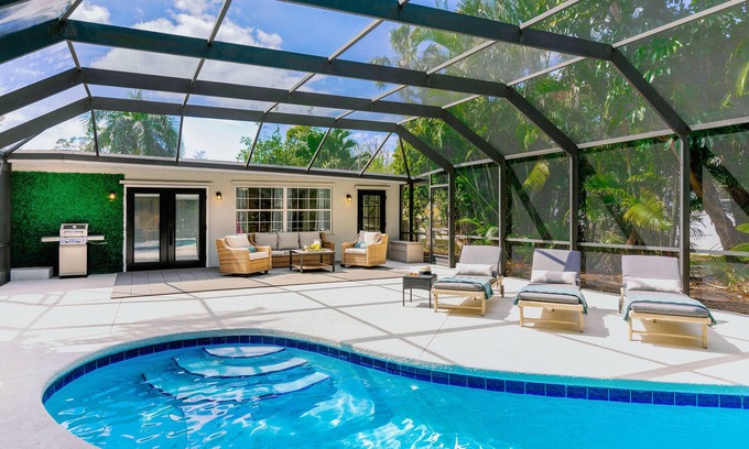 East Naples House | THE TERRACOTTA, Heated Pool! Close to 5th Ave and Beaches