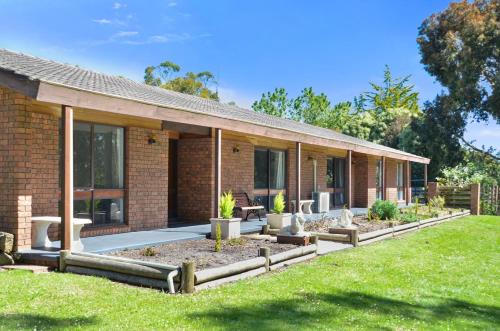 Timboon House | The Timboon Villa - 5 bedroom home