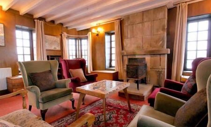 Airth House | The Tower at Plane Castle - Sleeps 4 - Pets Ok