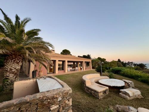 Lavreotiki Villa | The Ultimate Escape on the Aegean Waterfront