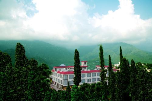 Katra Hotel | The Vaishnodevi Sarovar Portico
