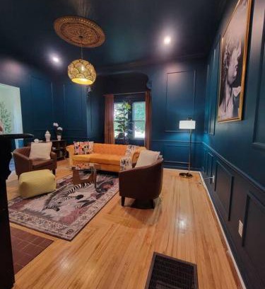 Sussex Apartment | The Victorian Suite