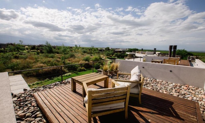 Vista Flores Hotel | The Vines Resort & Spa