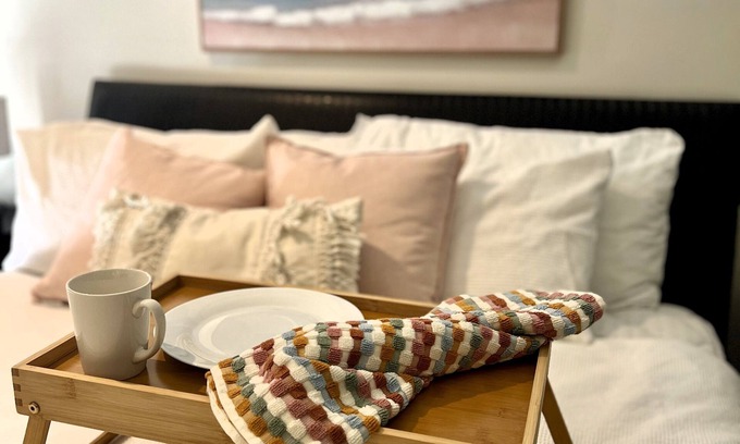 Cowes Apartment | The Waves Cowes 446 - Couples Spa Suite Panoramic Beach View – WiFi, Parking