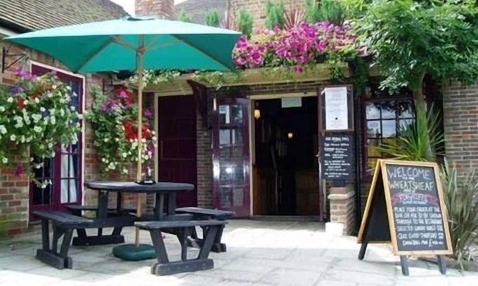 Cuckfield Hotel | The Wheatsheaf Inn