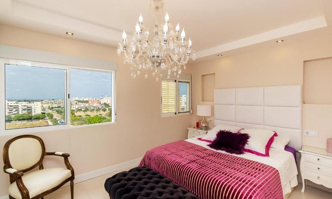 Playa Pobla de Farnals Apartment | The White Apartment: Luxury, Beach and Design