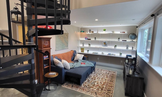 Courtenay Cottage | The White Rabbit Inn, we offer a relaxing and romantic getaway experience!