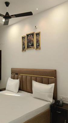 Ludhiana Hotel | The White Solitaire - Unit 3
