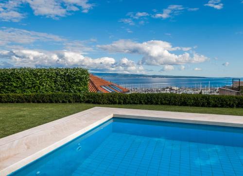 Split Apartment | The Whitestone