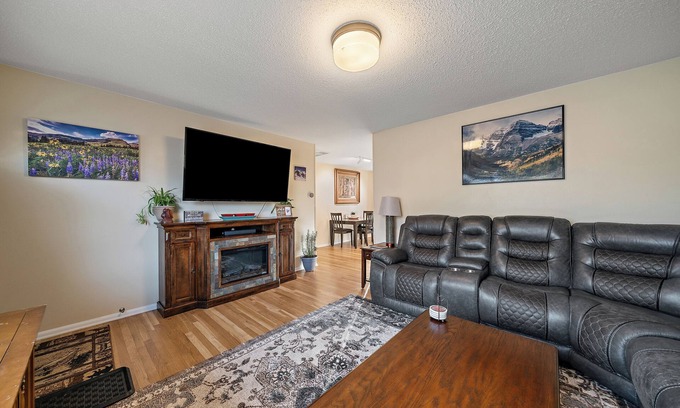 Mar Lee House | The Wolff St. Den: 3bed 1 bath home in quiet neighborhood.