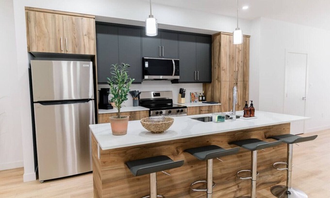 St. James House | The Wooden Nest | Your Comfy Relaxing Escape