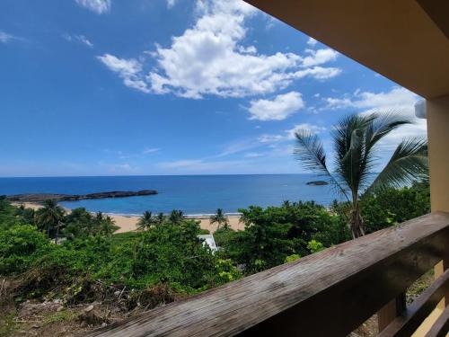 Tierras Nuevas Saliente House | The Yellow House: Fully Equipped, Spectacular Beach View