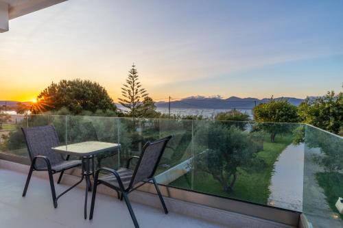 Diakofto Apartment | Theosis Signature Suites