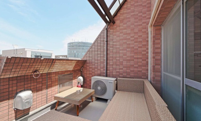 Sendagaya Apartment | There are 1 bed room with 2 double beds