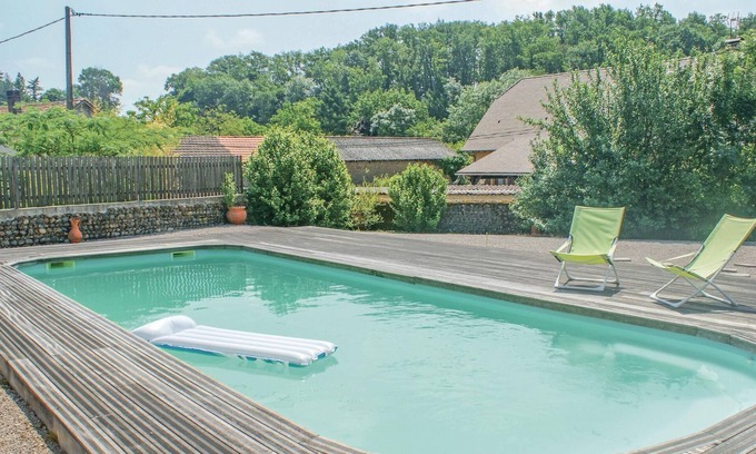 Sombrun House | This charming house welcomes you with a swimming pool in a hamlet in the department of Hautes-Pyréné