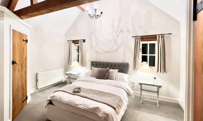 Winterslow Cottage | This is a great base to explore Salisbury and the surrounding countryside.