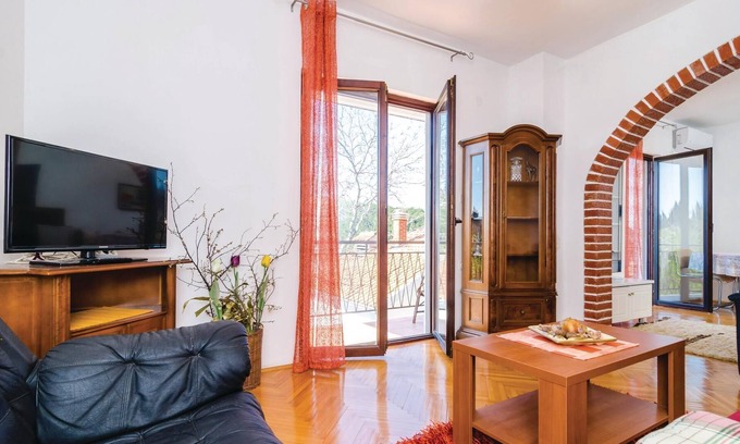 Kremena Apartment | This simply furnished vacation home is located in a family house in Kremena.